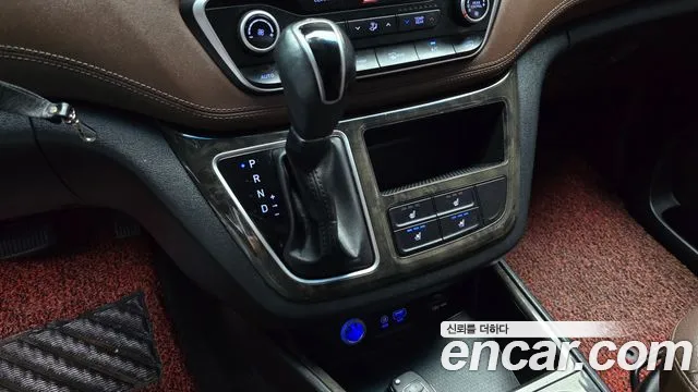 2018 Hyundai Starex Urban 9-Seater, photograph 7