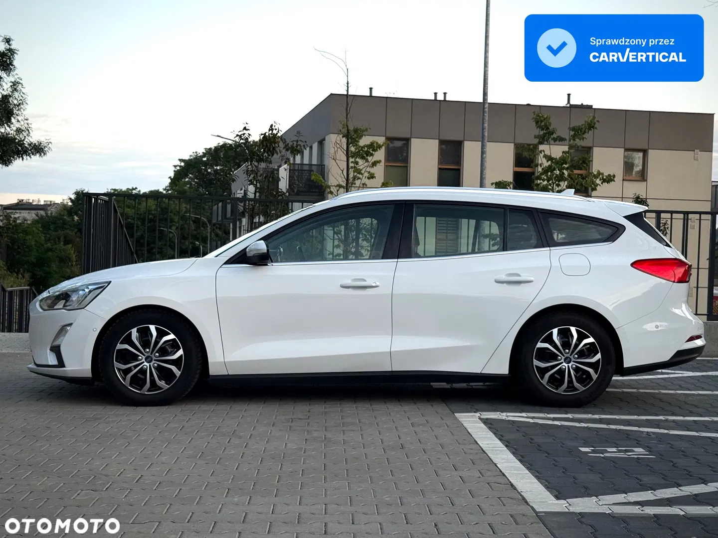 2018 Ford Focus 2.0 EcoBlue Titanium Business, photograph 3