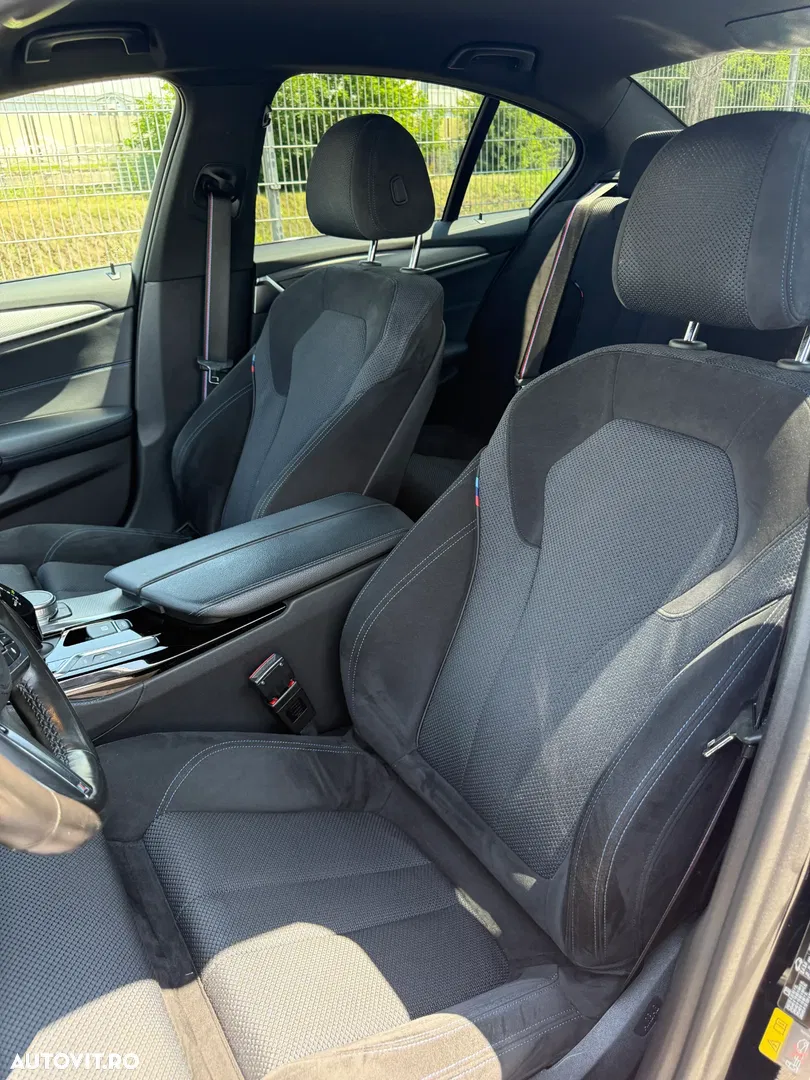 2019 BMW Seria 5, photograph 9