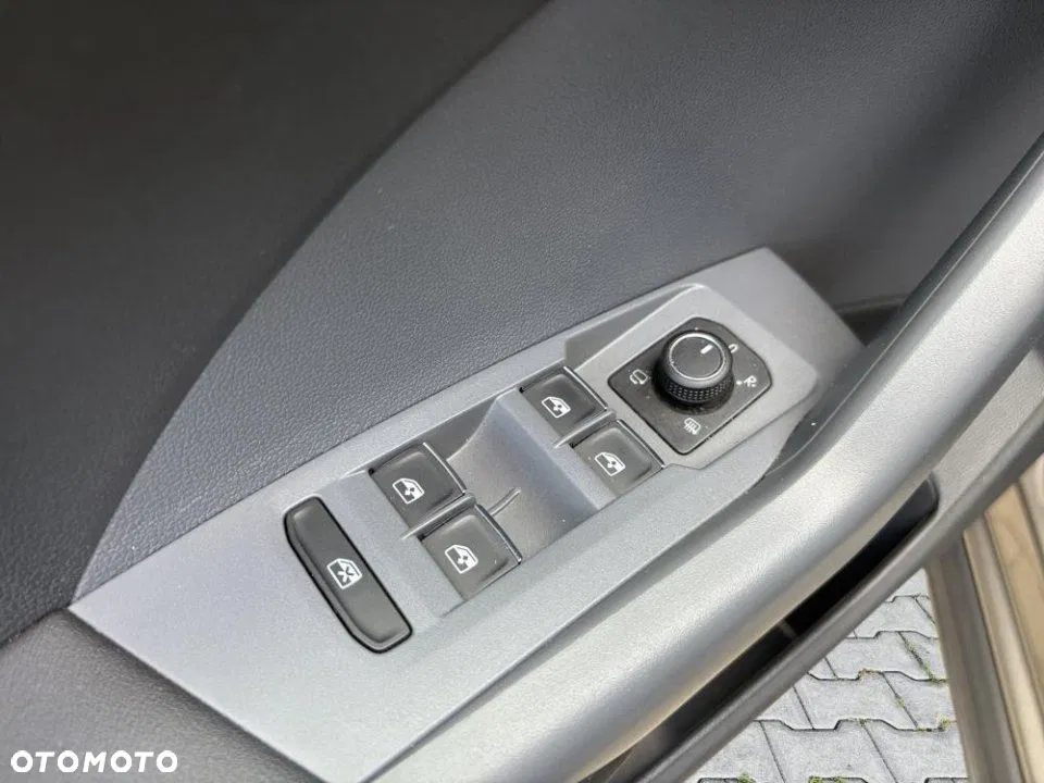 2019 Volkswagen T-Cross, photograph 12