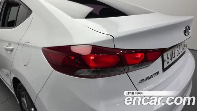 2015 Hyundai AVANTE 1.6 GDI Smart, photograph 2