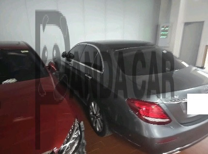 2019 Mercedes-Benz E300, photograph 2