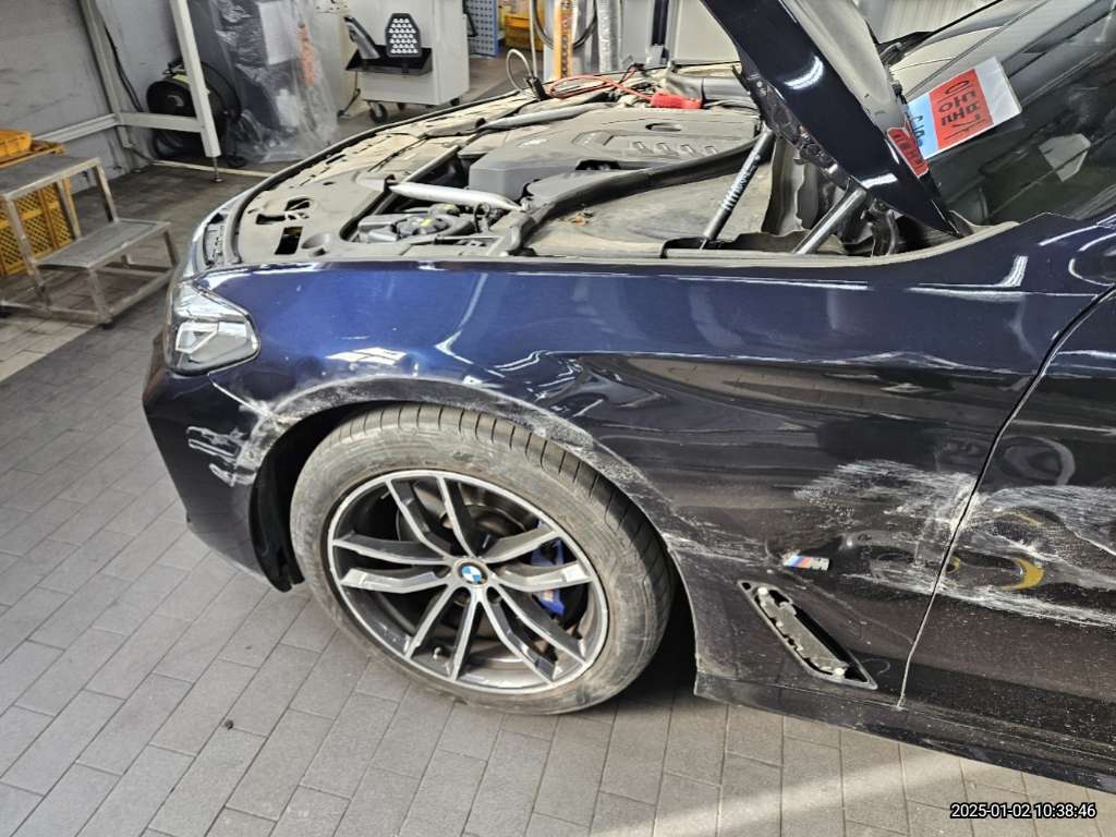 2023 BMW 520i, photograph 2