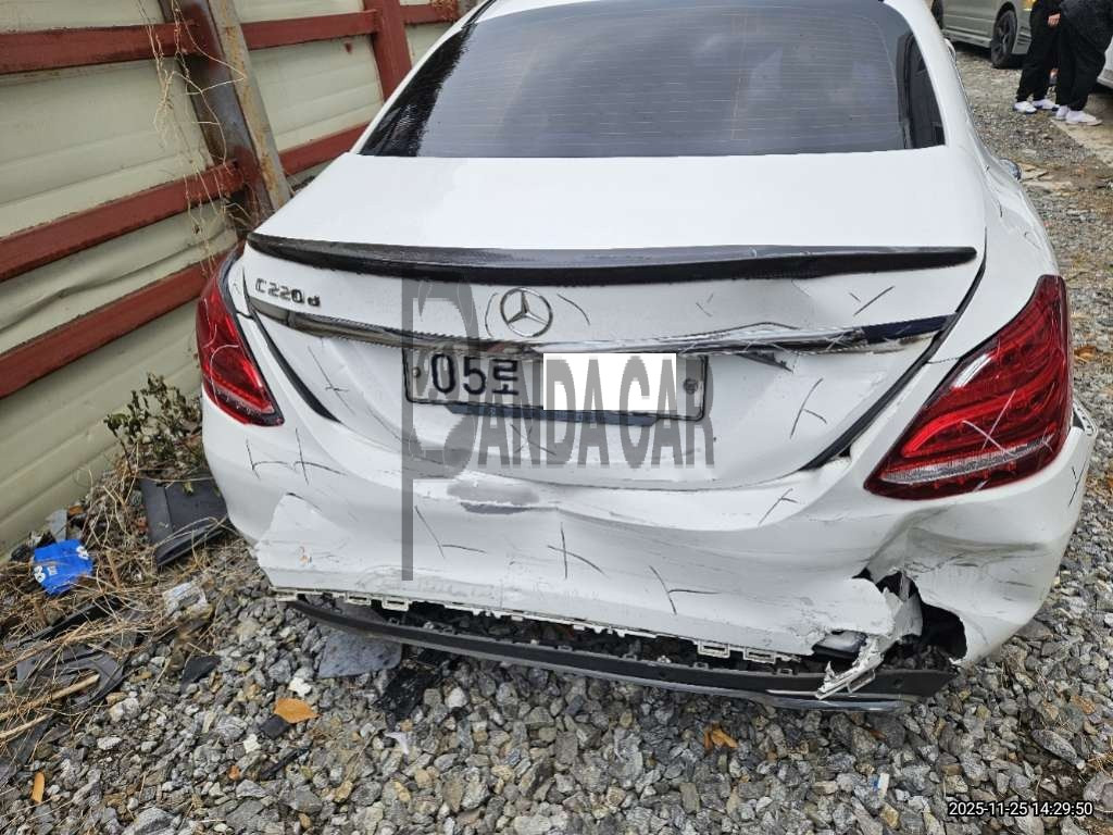 2017 Mercedes-Benz C220 d, photograph 2