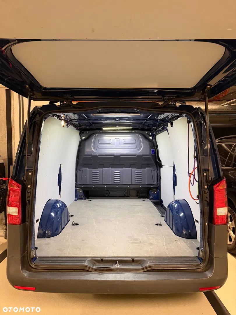 2019 Mercedes-Benz Vito, photograph 8