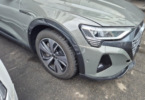 2024 Audi Q8 55 e-tron quattro, photograph 8