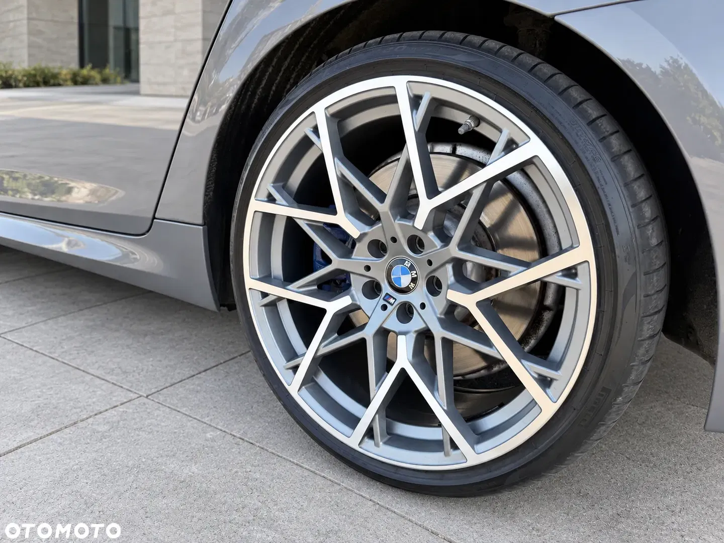2021 BMW Seria 5 M550i xDrive, photograph 6