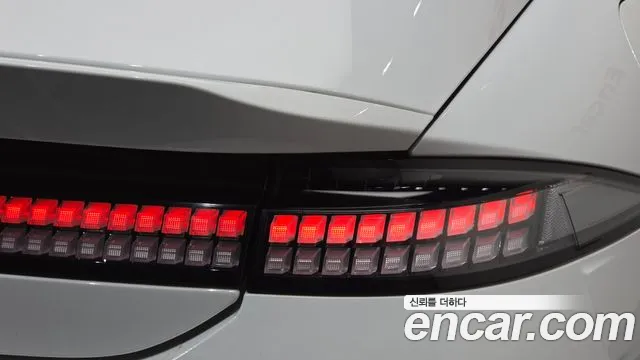 2022 Hyundai Ioniq6 Long Range AWD, photograph 2
