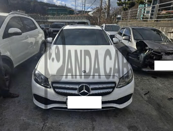 2017 Mercedes-Benz E220 d, photograph 1