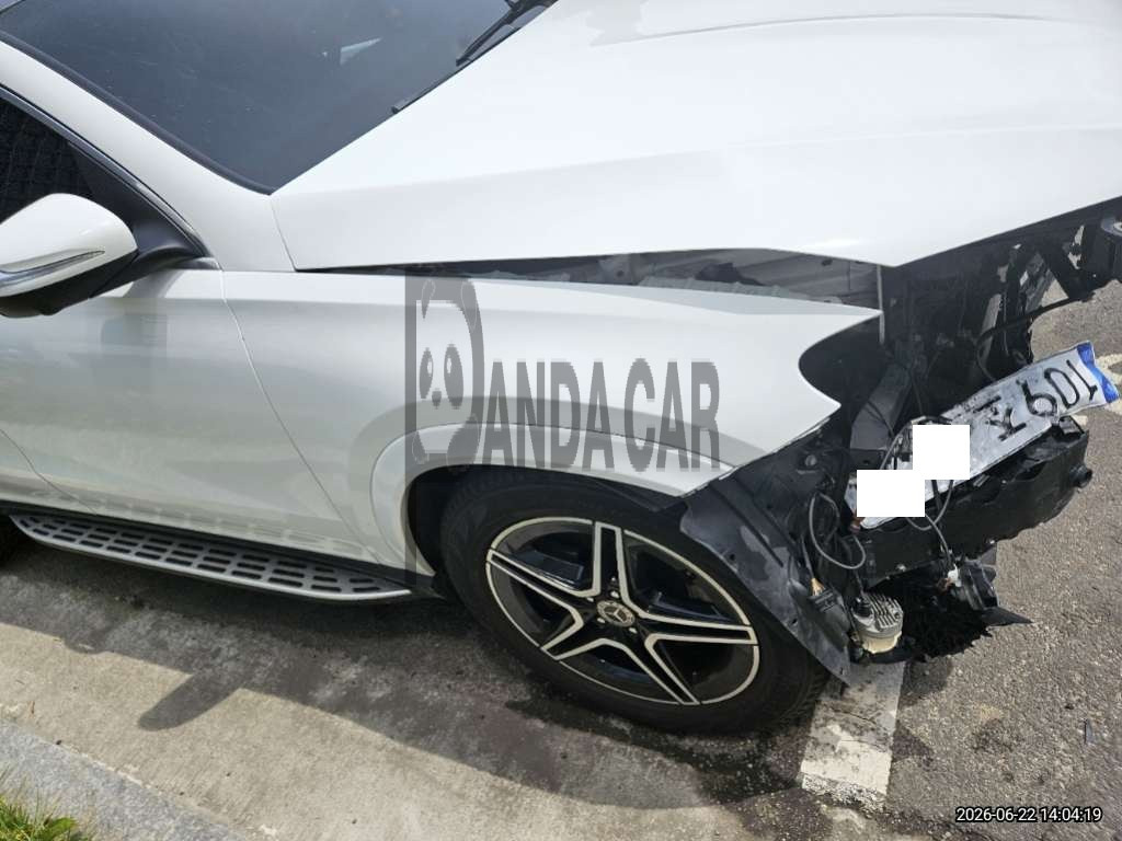 2021 Mercedes-Benz GLE400 d 4MATIC Coupe, photograph 2