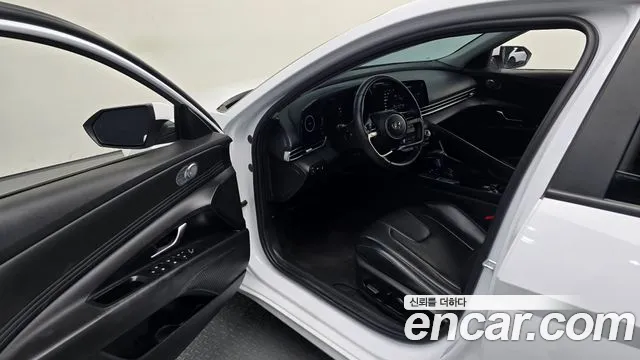 2022 Hyundai AVANTE 1.6, photograph 12