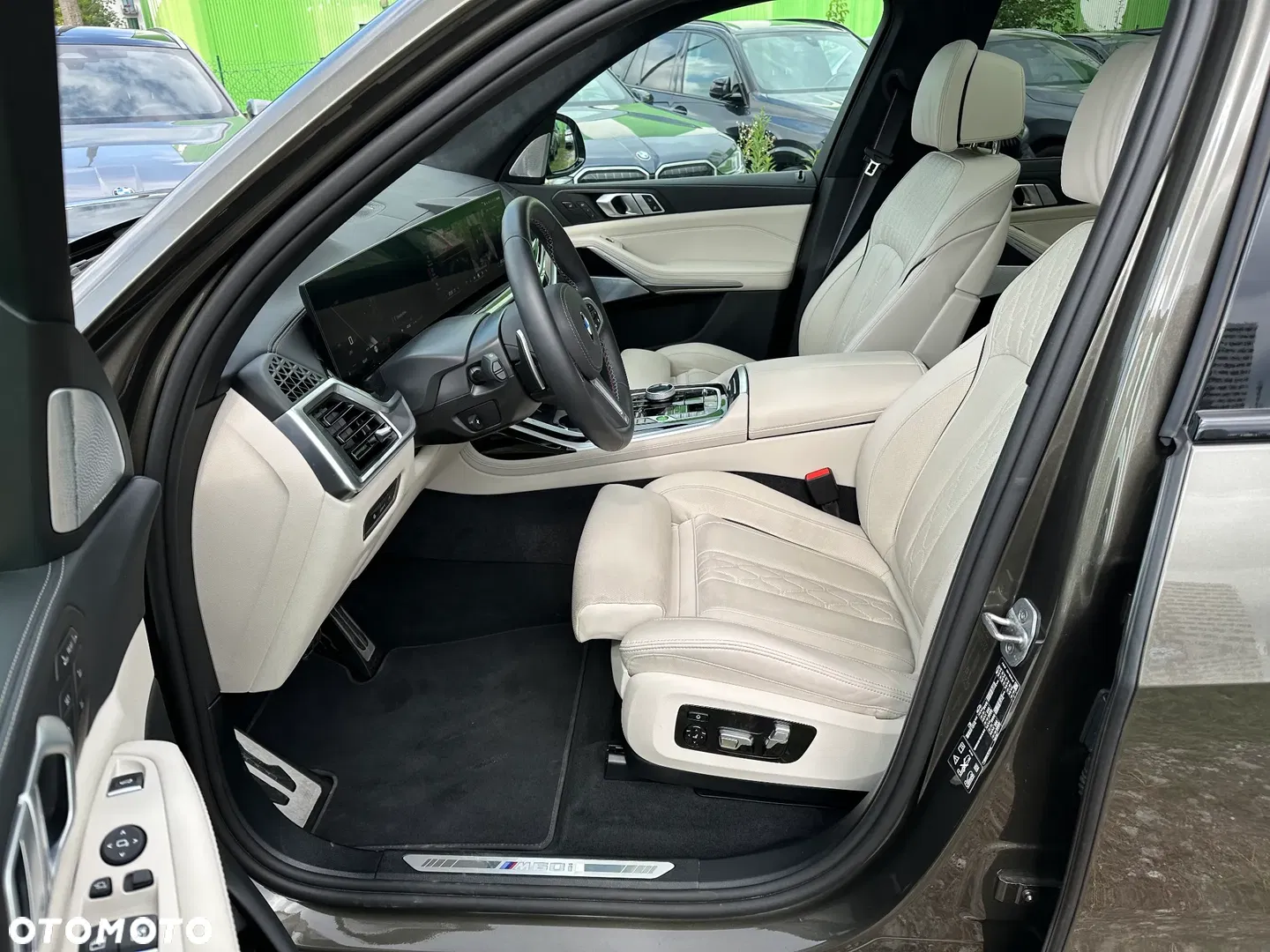 2025 BMW X7 M60i xDrive mHEV sport, photograph 6