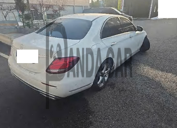2018 Mercedes-Benz E220 d, photograph 4