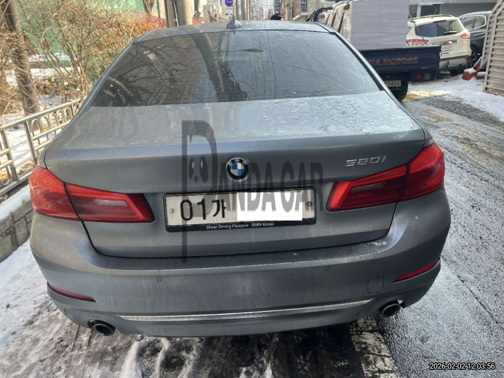 2018 BMW 520i, photograph 1
