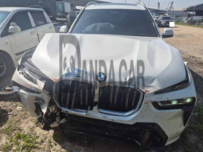2025 BMW X7 xDrive40i, photograph 1
