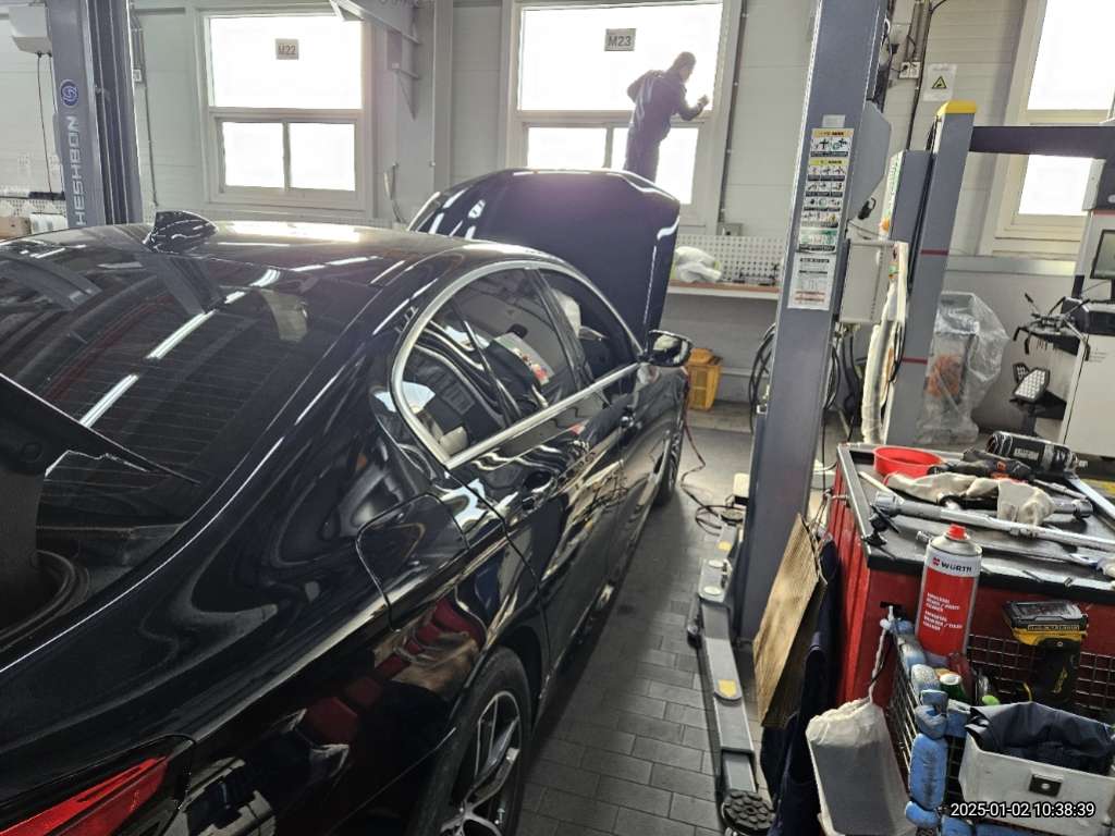 2023 BMW 520i, photograph 5
