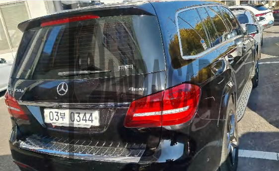 2017 Mercedes-Benz GLS350 d 4Matic, photograph 2