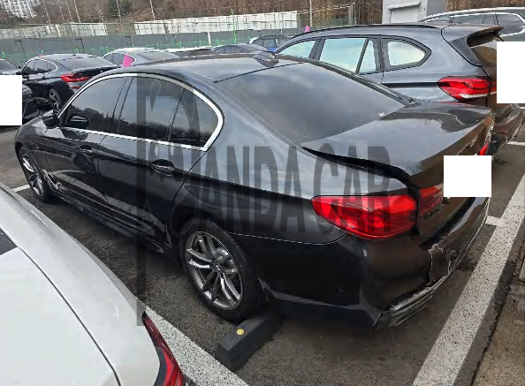 2020 BMW 520i M Sport Package, photograph 3
