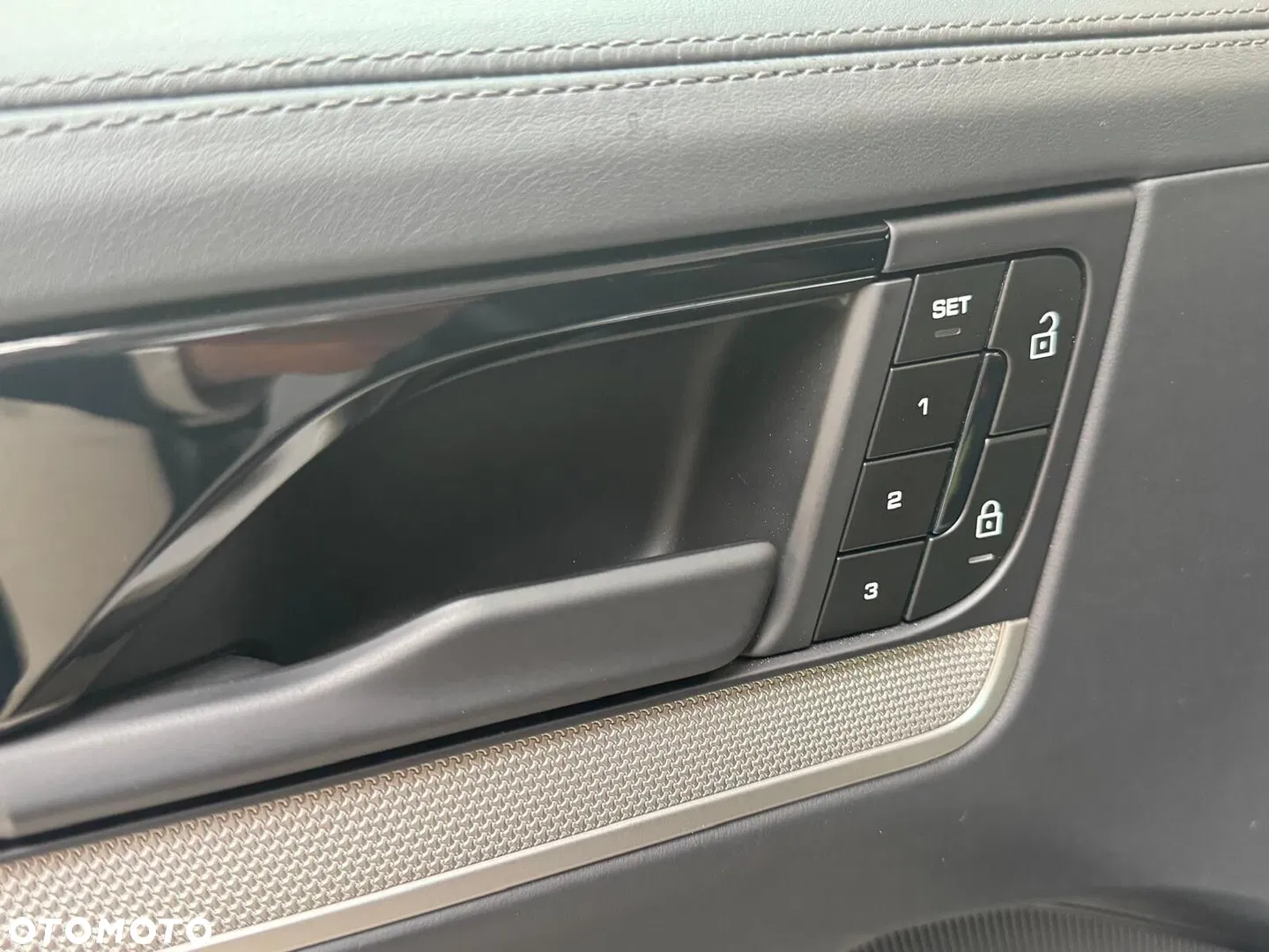 2024 Porsche Cayenne, photograph 12