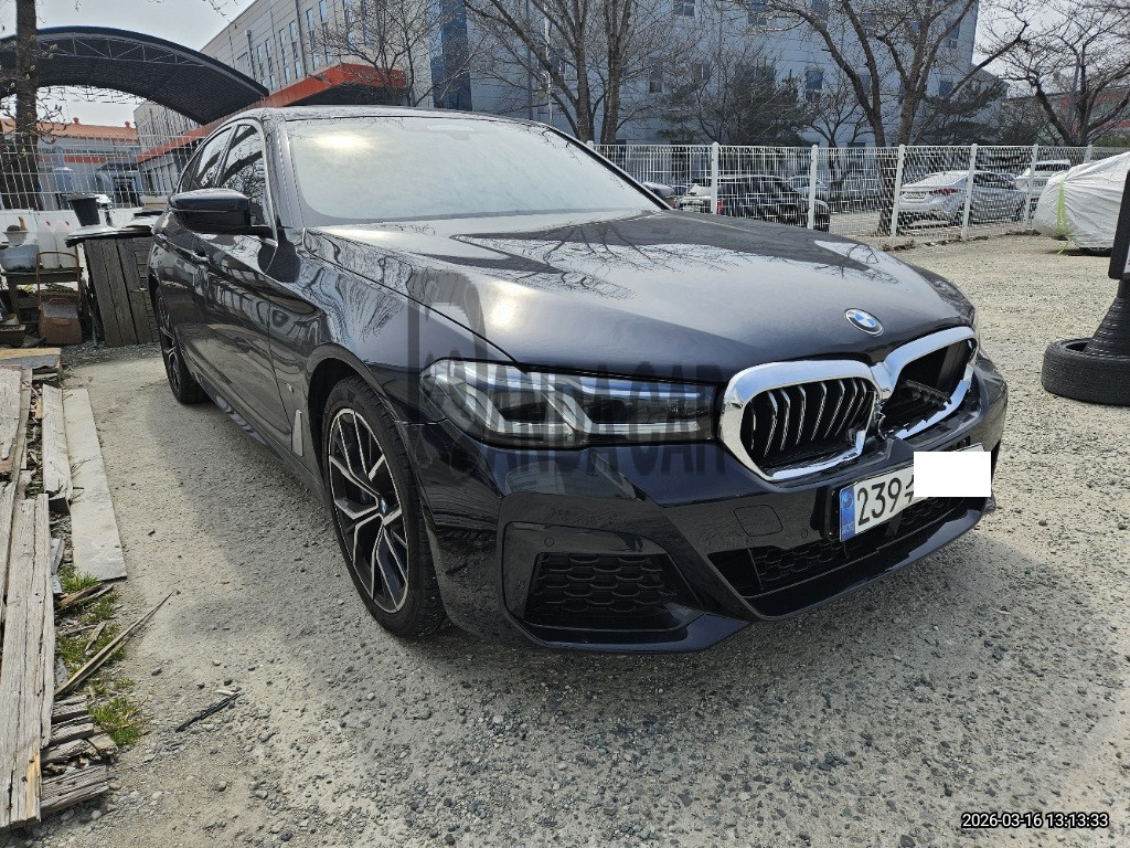 2021 BMW 530e, photograph 2