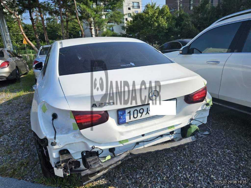 2024 Mercedes-Benz A 220 Sedan, photograph 4