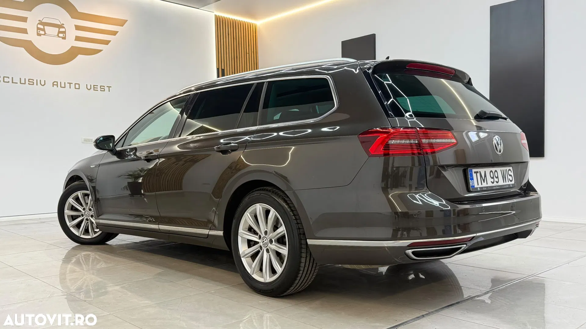 2016 Volkswagen Passat, photograph 3
