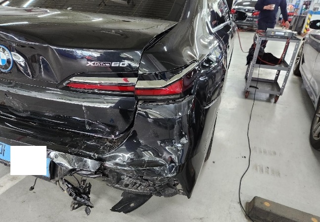 2023 BMW i7 xDrive60, photograph 9