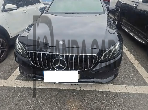 2017 Mercedes-Benz E200, photograph 1