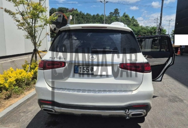 2021 Mercedes-Benz GLS400 d 4MATIC, photograph 3