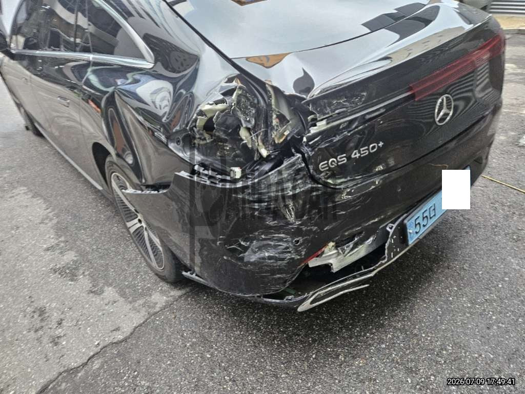 2022 Mercedes-Benz EQS450 +, photograph 3