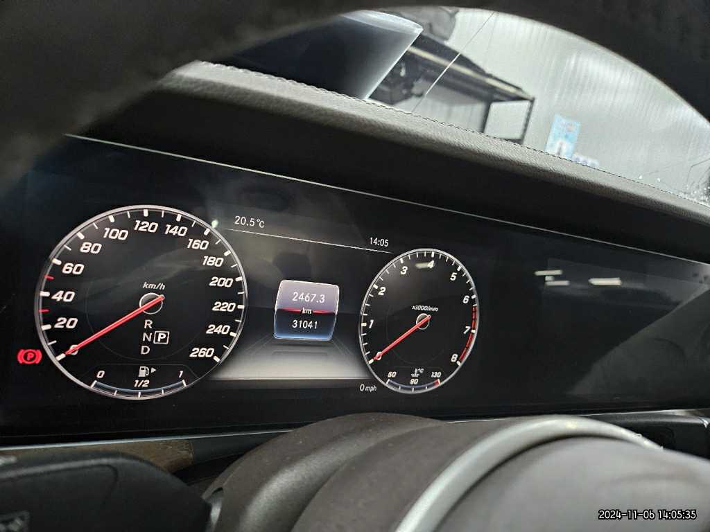 2019 Mercedes-Benz E300 4Matic, photograph 3