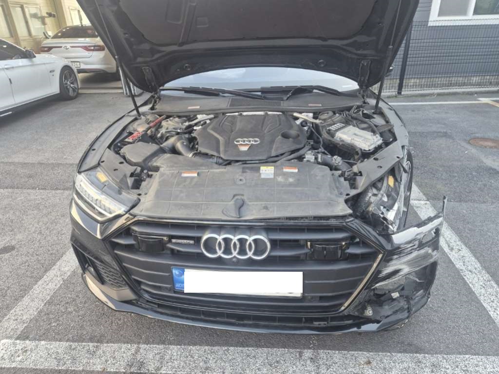 2022 Audi A7 55 TFSI quattro, photograph 1