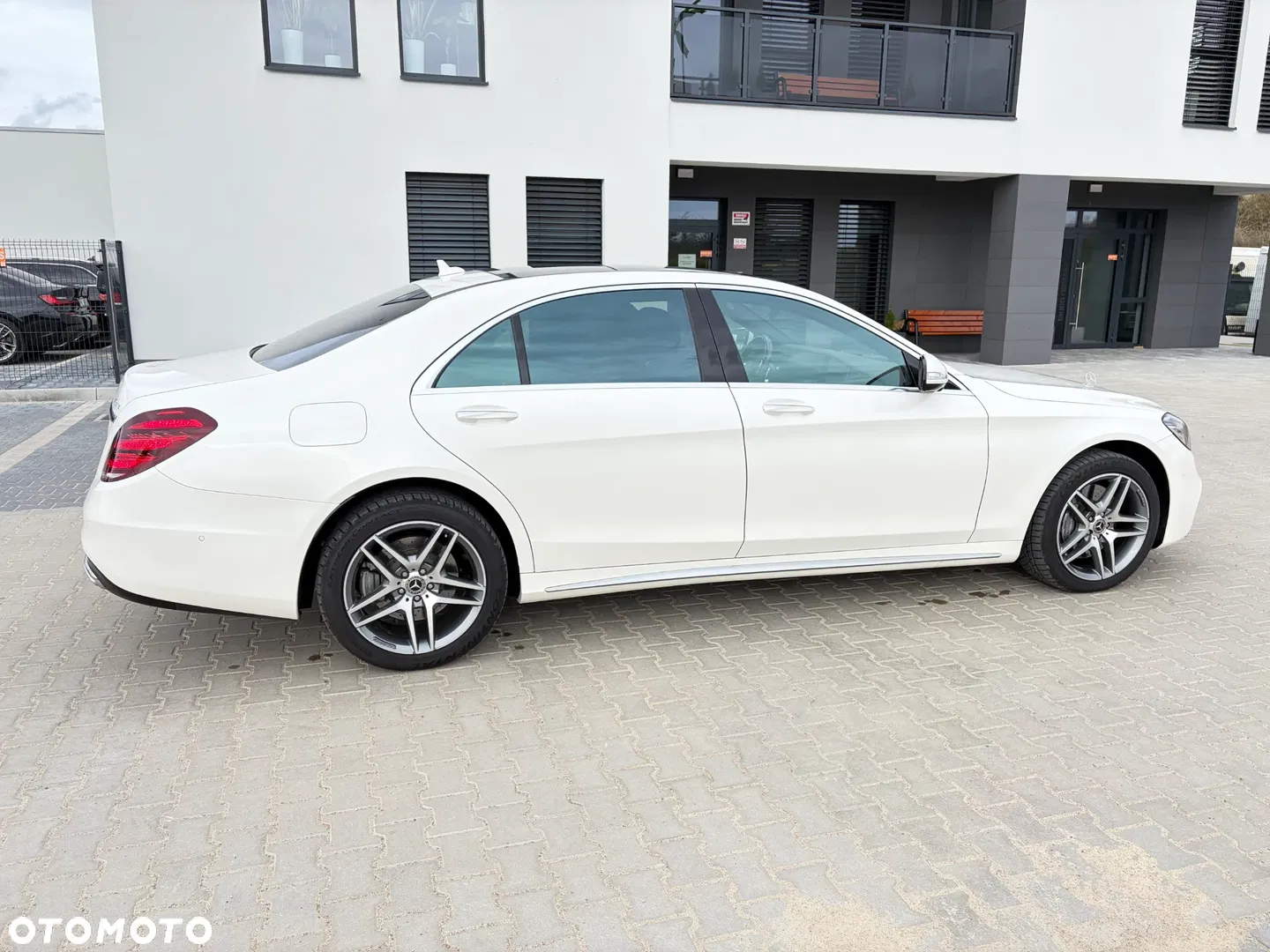 2017 Mercedes-Benz Klasa S 560 L 4Matic 9G-TRONIC, photograph 4