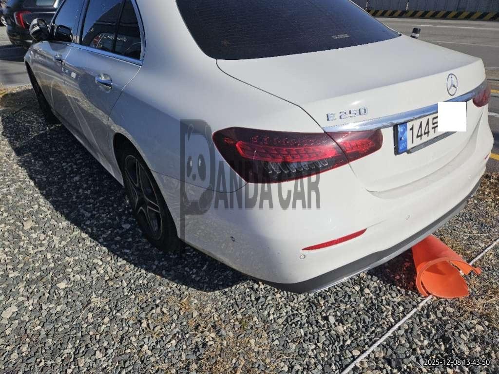 2023 Mercedes-Benz E250, photograph 5