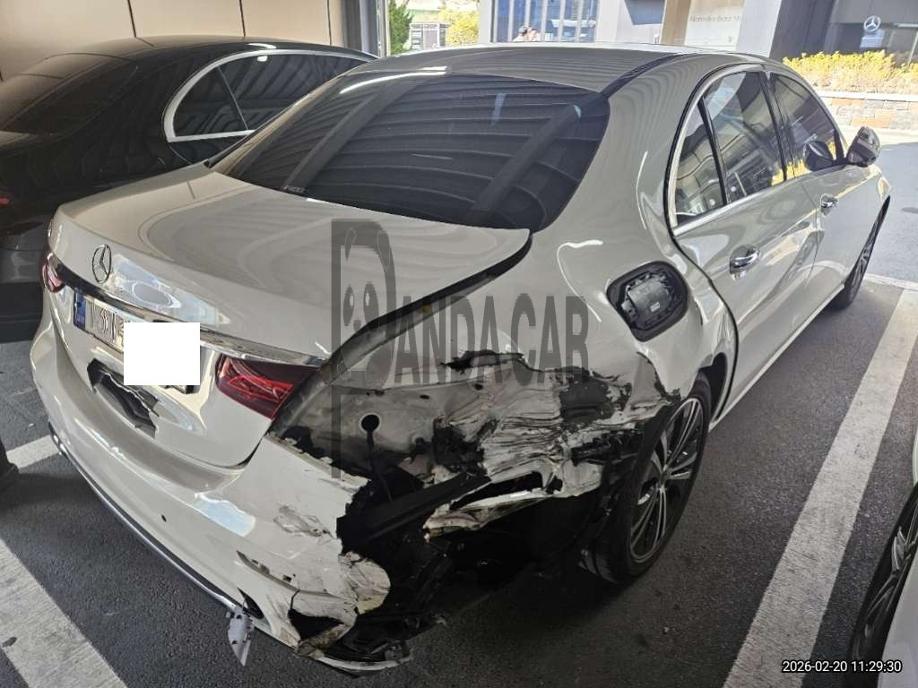 2022 Mercedes-Benz E250, photograph 4