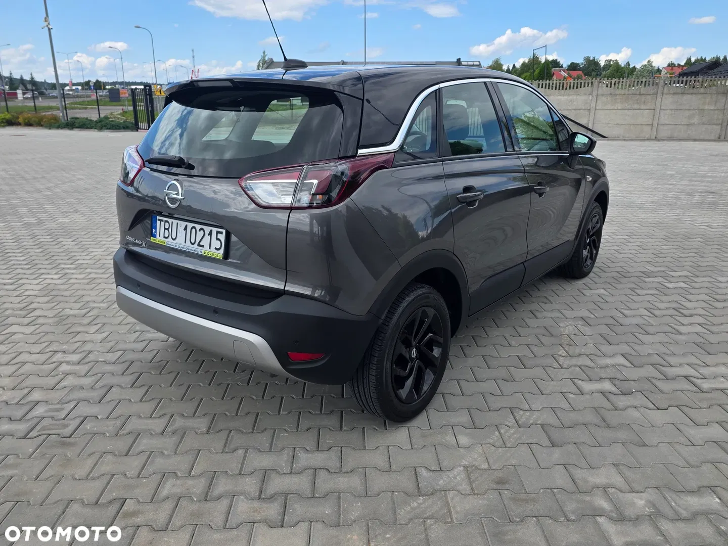 2020 Opel Crossland X, photograph 3