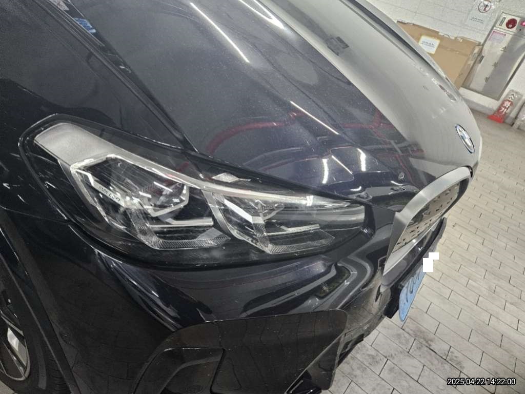 2022 BMW iX3 M Sport, photograph 7