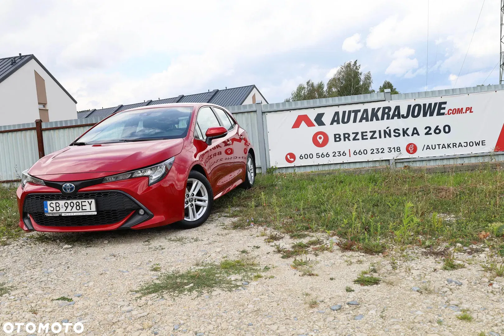 Toyota Corolla 1.8 Hybrid Comfort — photo 1 of 34