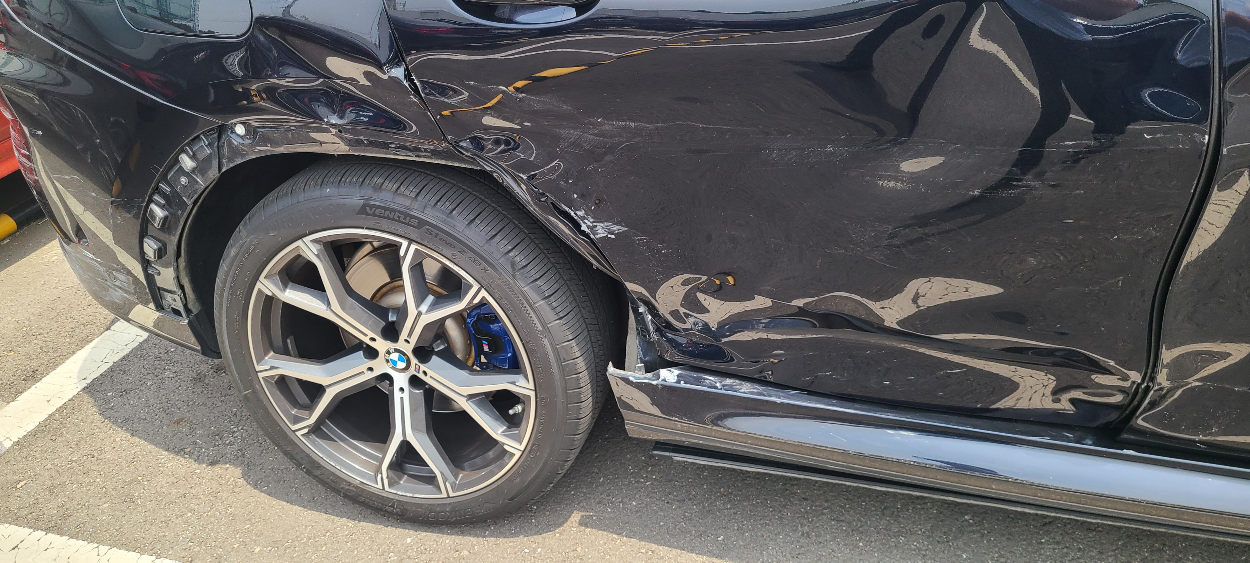 2021 BMW X6 xDrive40i, photograph 5