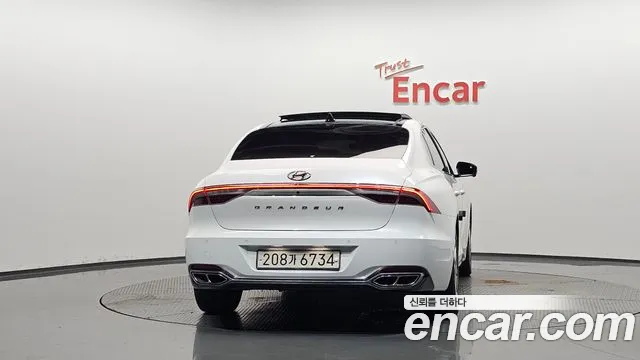 Hyundai Grandeur Calligraphy — photo 1 of 35