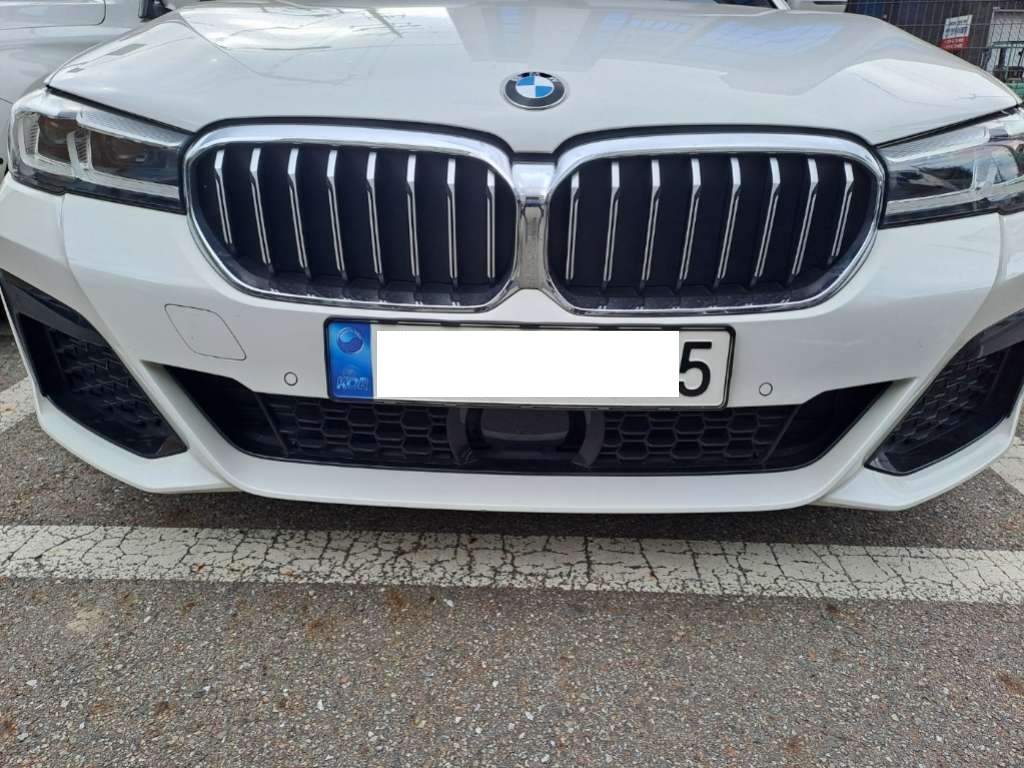 2022 BMW 520i, photograph 2