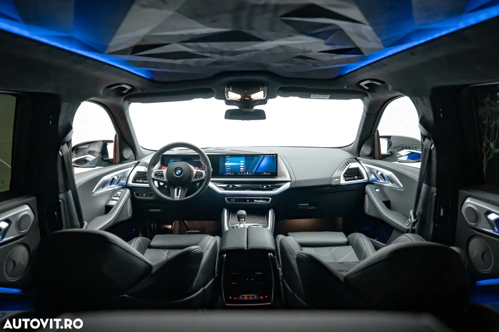 2025 BMW XM, photograph 2