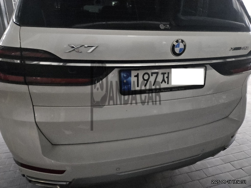 2023 BMW X7 xDrive40i, photograph 4