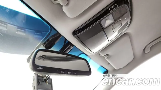 Hyundai Grandeur Premium — photo 1 of 20