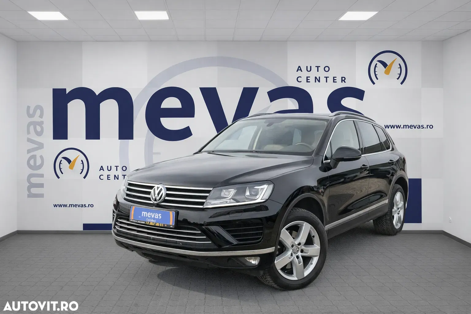 2018 Volkswagen Touareg V6 TDI BMT Supreme Plus, photograph 1
