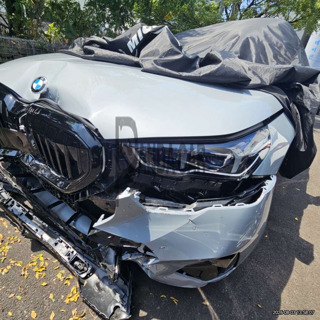 2026 BMW 530i xDrive, photograph 2