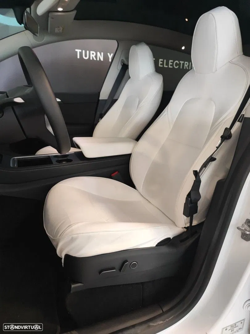 2023 Tesla Model Y Tração Traseira, photograph 6