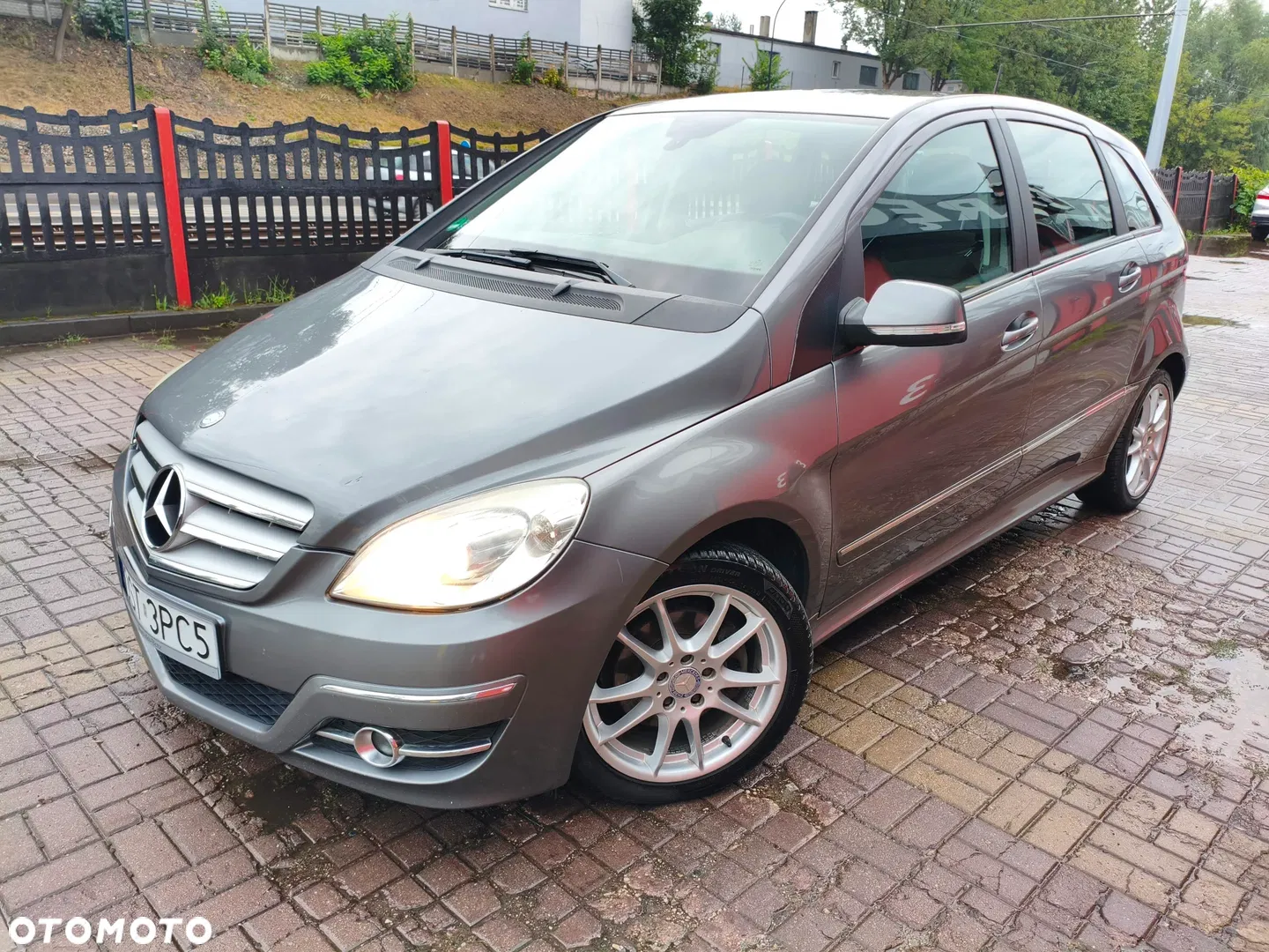 Mercedes-Benz Klasa B 180 CDI DPF SPORT EDITION — photo 1 of 36
