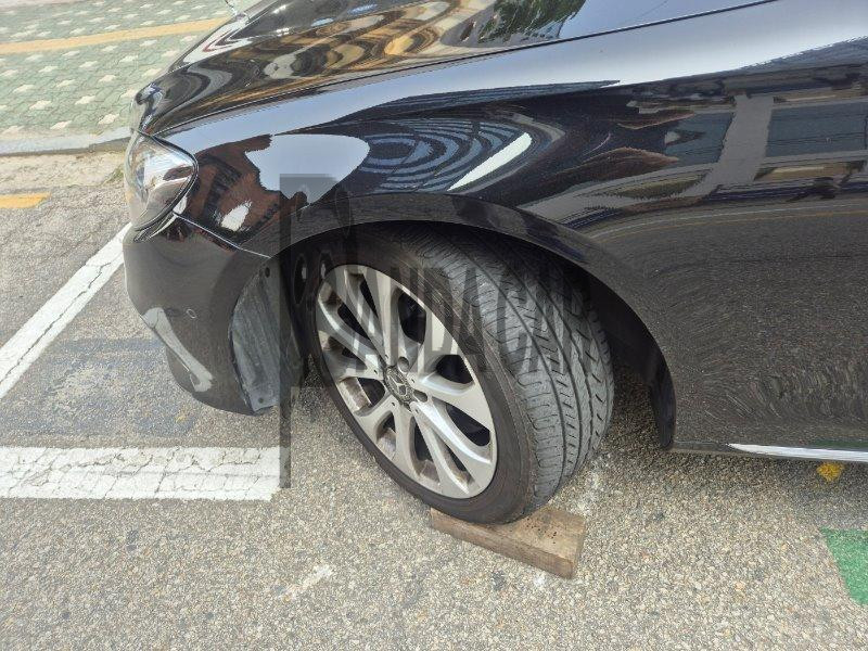 2017 Mercedes-Benz E220 d 4Matic, photograph 4