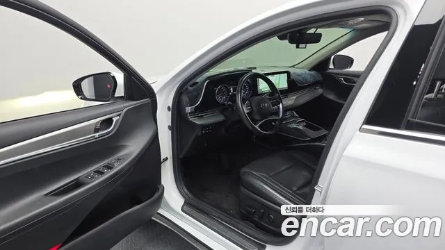 Hyundai Grandeur 3.0 LPi Rent Car — photo 1 of 30